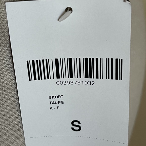 NWT - F21 - Zippered Mini Skort - Size S - Picture 4 of 4